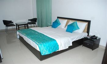 Dwarka Palace Samalkha Екстериор снимка