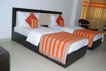 Dwarka Palace Samalkha Екстериор снимка