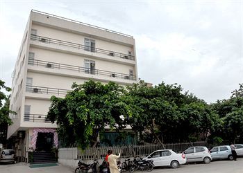 Dwarka Palace Samalkha Екстериор снимка
